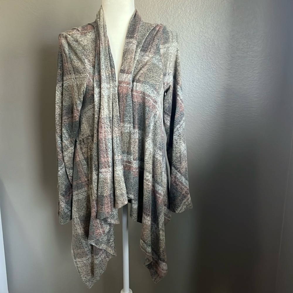 Collection by Bobeau cardigan plaid. Size L